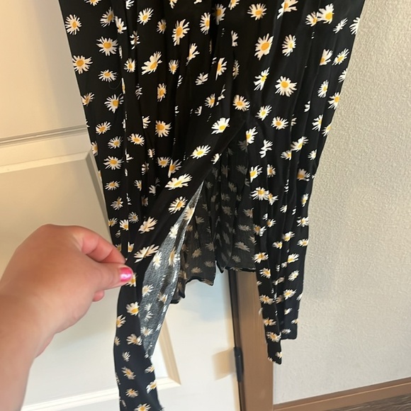 Aeropostale Daisy Dress - Picture 4 of 4